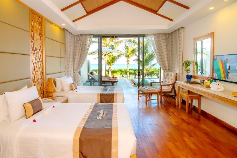 04-Bed Room Beach Front Bungalow